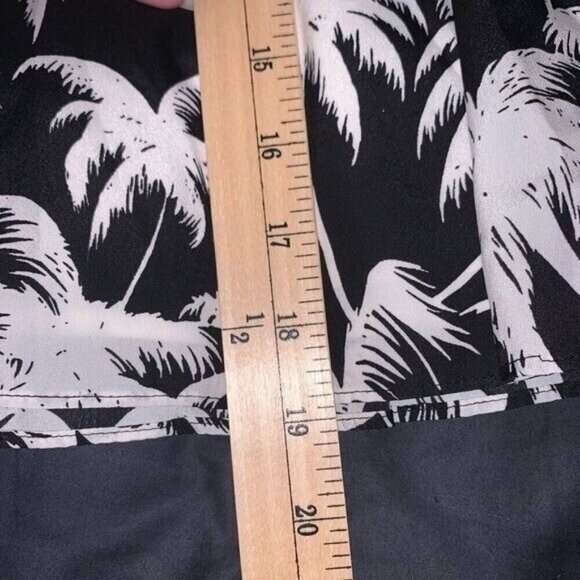 Vince Camuto Black & White Island Palm Tree Print Business Casual Skirt Size 2 - Picture 8 of 10